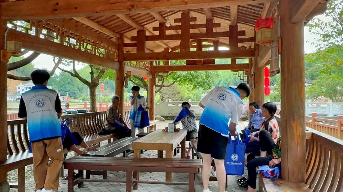 5b42a9cef352162ceb03e0f35d1c3b7d37b1e94a