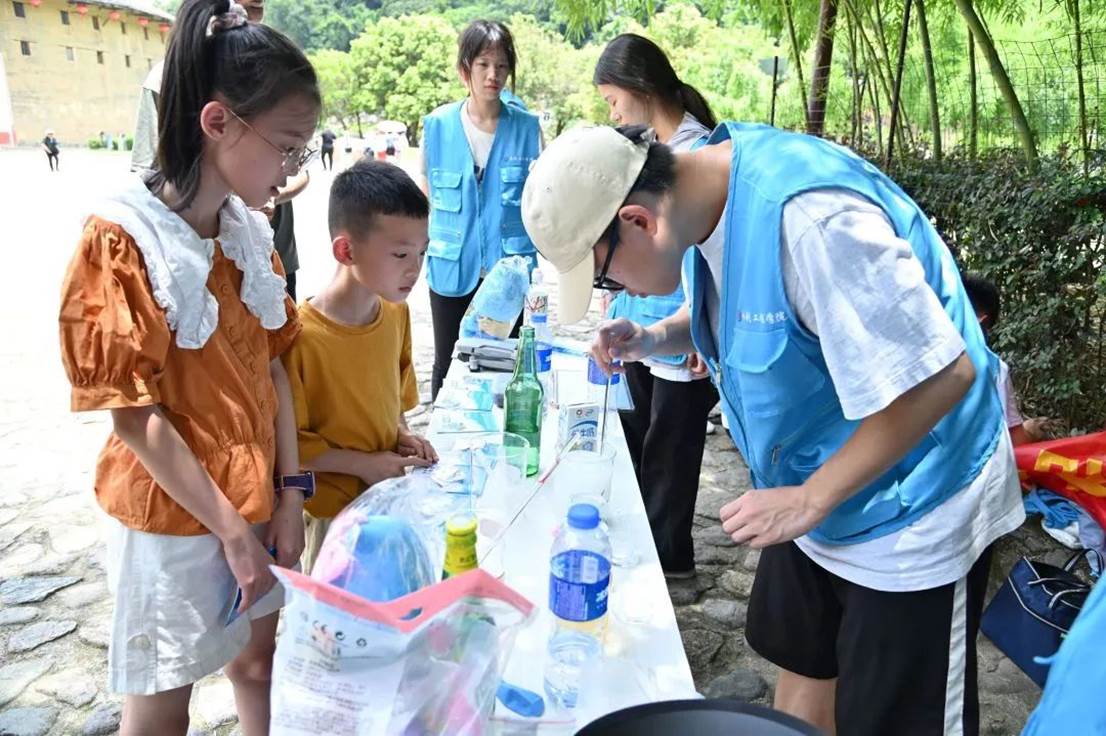 1c6841fc89a1927d2eff1d92dda56b7a41007de9