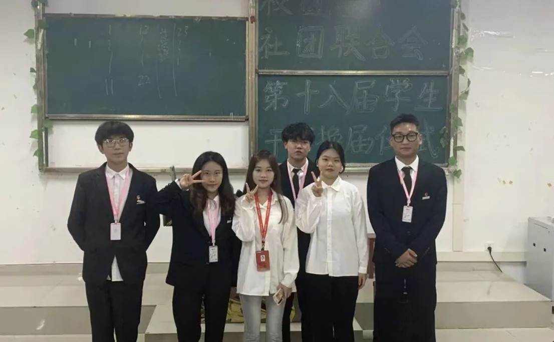 4160f912f1fb88875bd8471141089d2c3b5ef12f