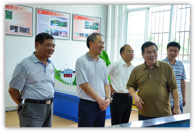 http://www.fjsdxy.com/upload/old/AttachImage/201666152927_张家团专员一行参观水利实训场.jpg