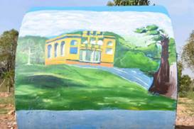 建筑工程系举办“国校同庆，绘青春”手绘水泥管比赛IMG_7571