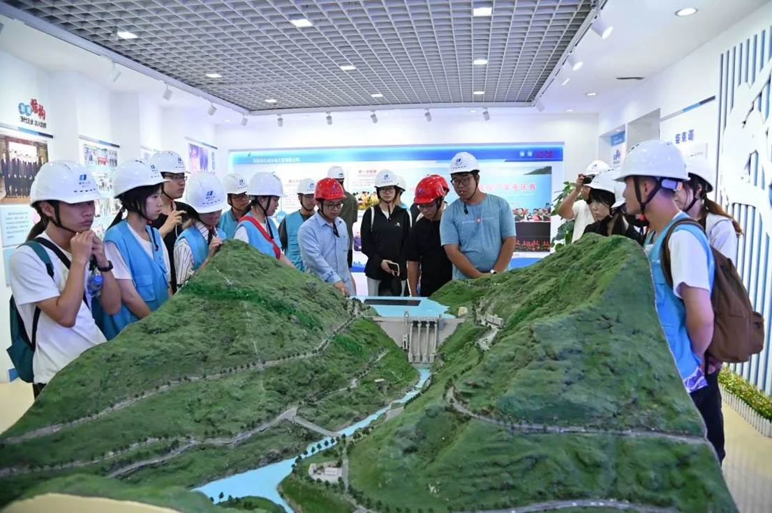 a8236d09d3c67e6ce11ce05874280d71af2d0245