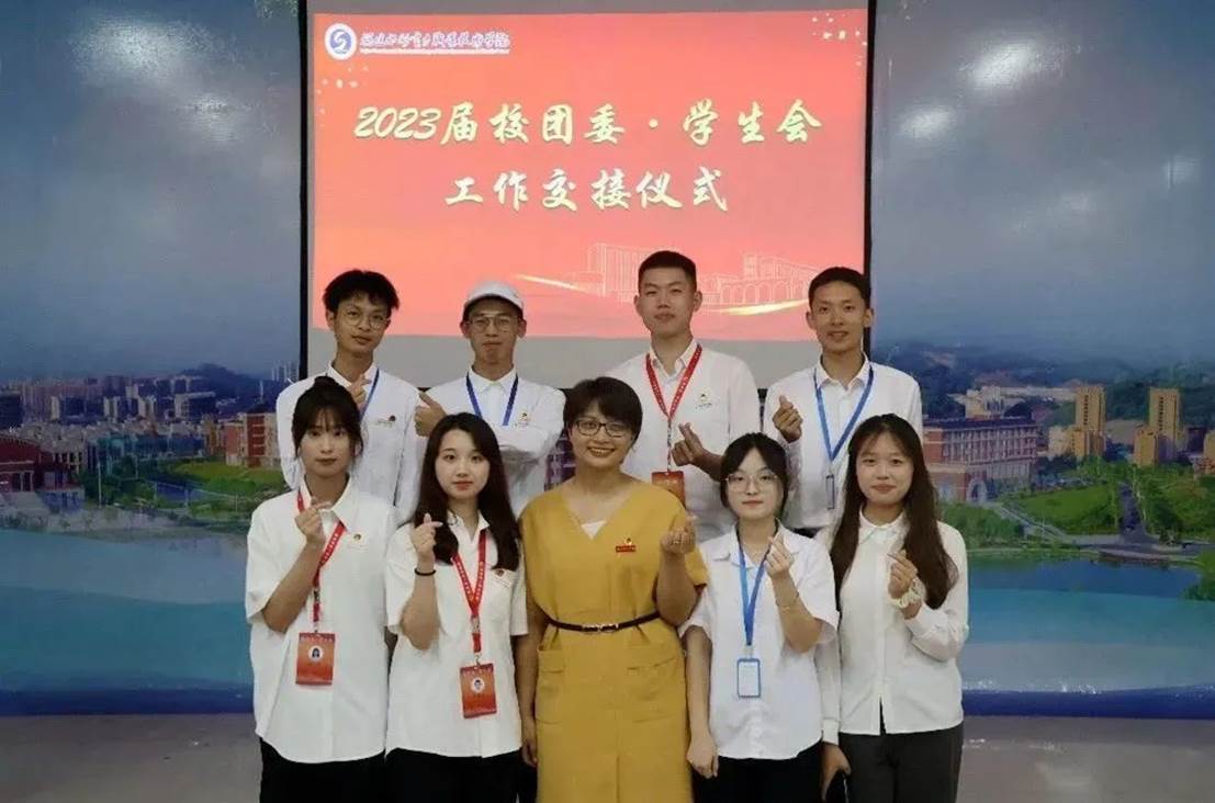 520bff2ea767619aa91a474dce204f351b085742